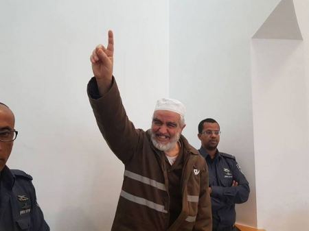 الشيخ رائد صلاح في العزل الانفرادي لمدة 6 شهور اخرى 
